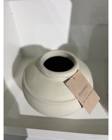 Vase décoratif en terre cuite