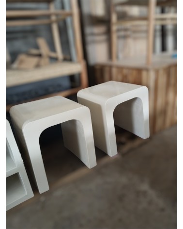 Table d'appoint en béton