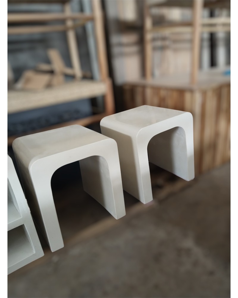 Table d'appoint en béton